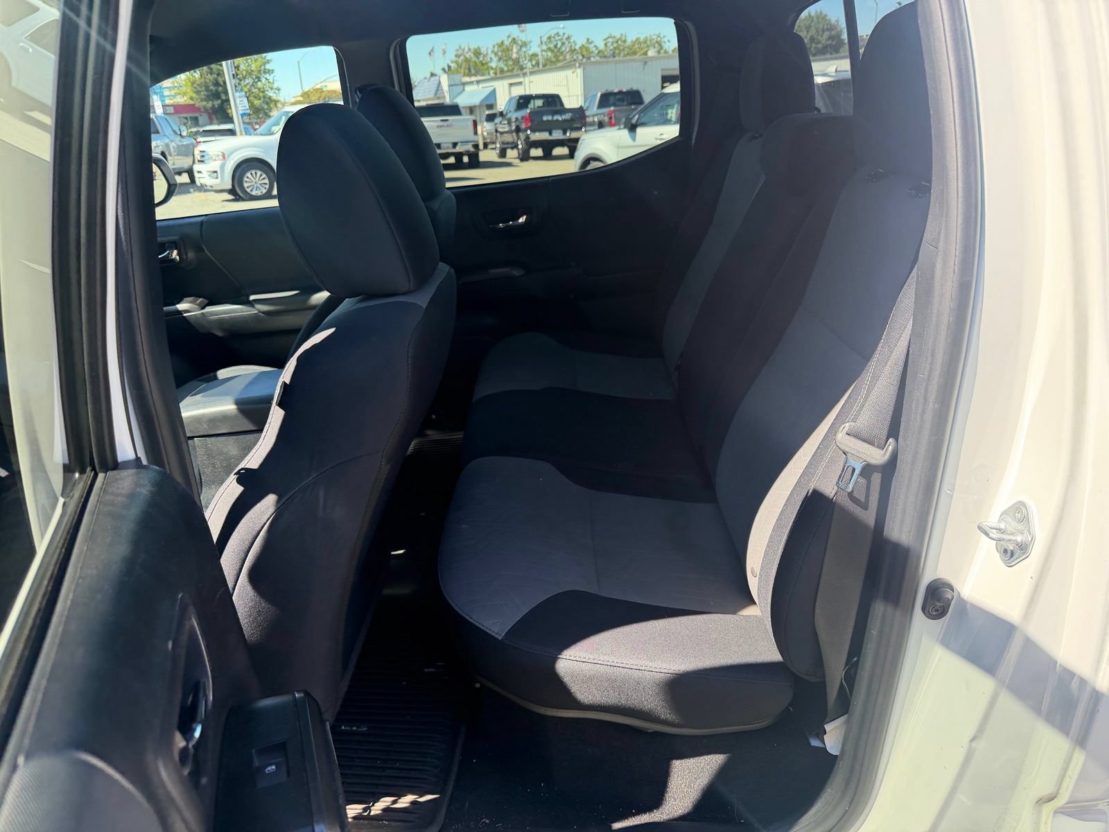 Used 2021 Toyota Tacoma TRD Off-Road w/ Technology Package AWD/4WD image 12