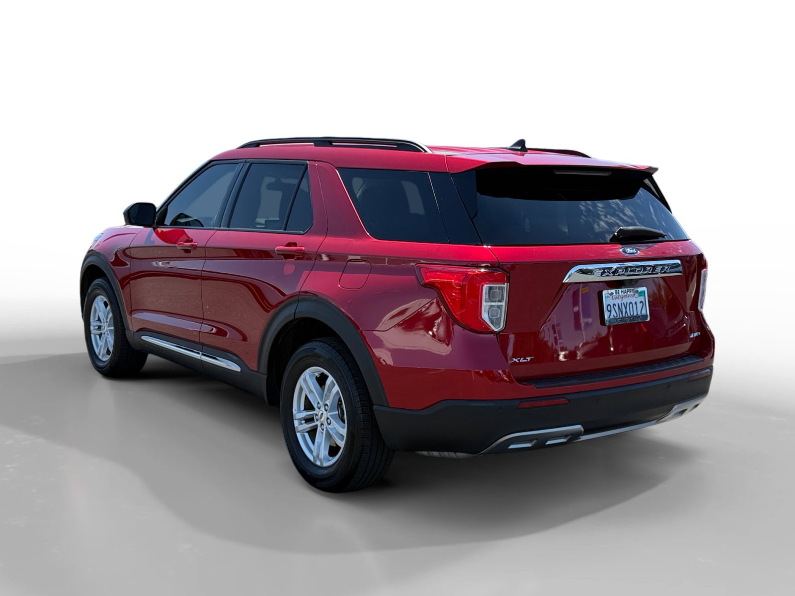 Certified 2023 Ford Explorer XLT w/ Equipment Group 202A AWD/4WD image 3
