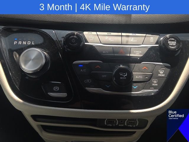Used 2023 Chrysler Pacifica Touring-L FWD image 36
