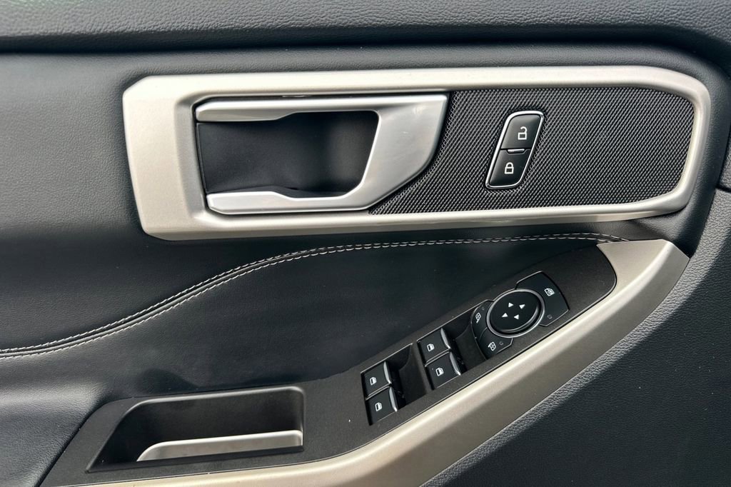 Certified 2023 Ford Explorer XLT image 13