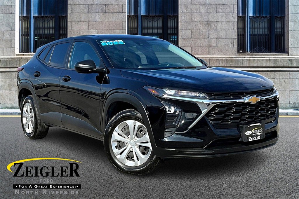 Used 2024 Chevrolet Trax LS w/ Driver Confidence Package image 1