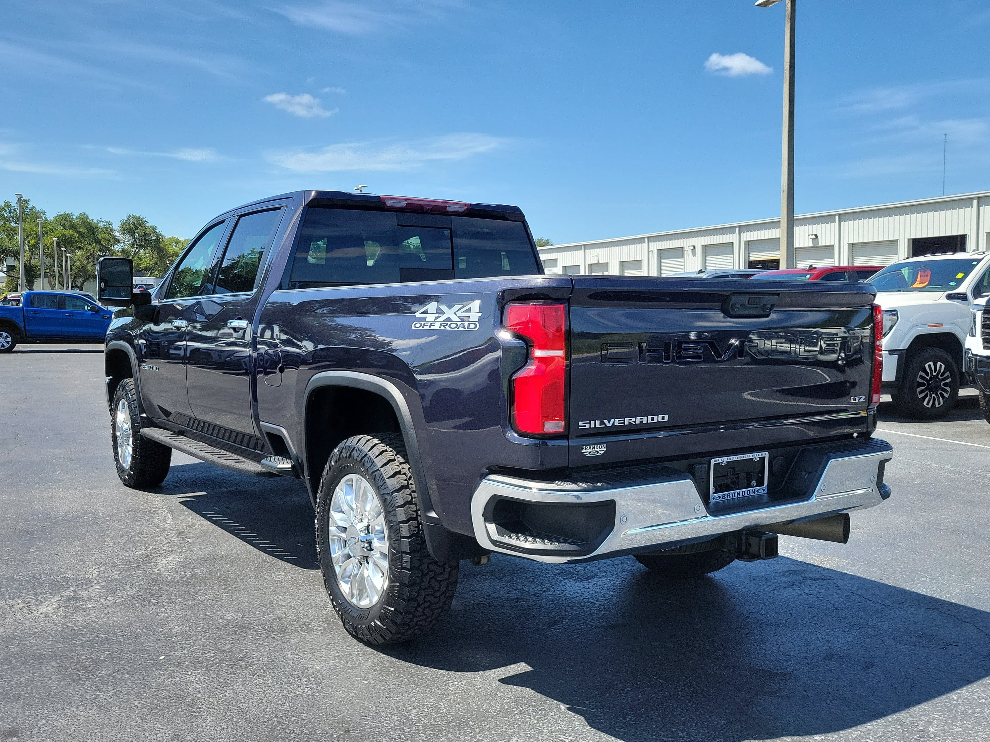 Used 2024 Chevrolet Silverado 2500 LTZ w/ LTZ Plus Package AWD/4WD image 7