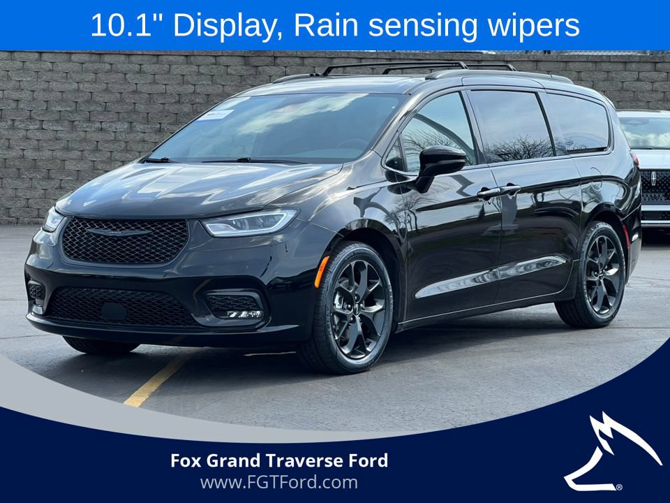 Used 2025 Chrysler Pacifica Limited