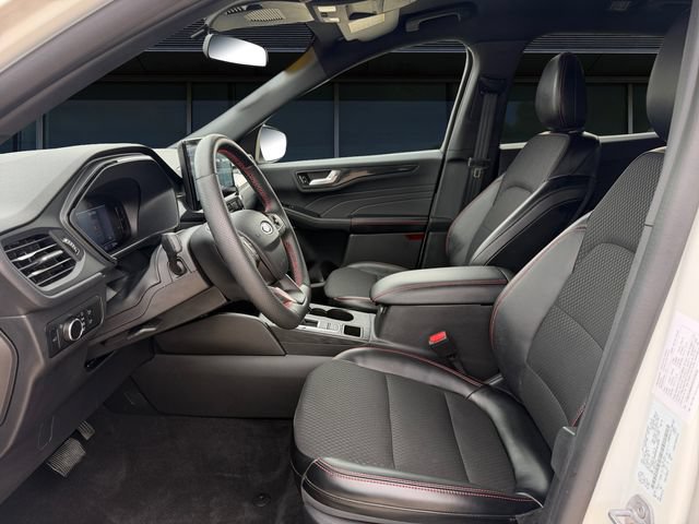 Certified 2025 Ford Escape ST-Line w/ Tech Pack #1 AWD/4WD image 9