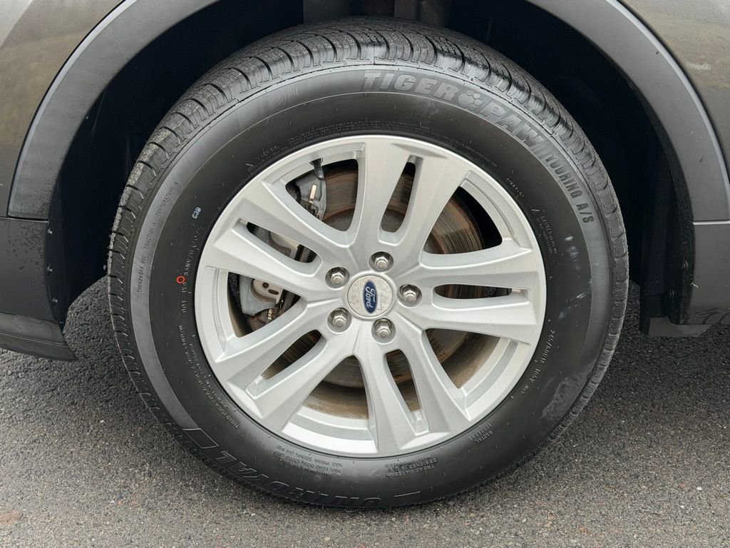 Certified 2019 Ford Explorer XLT w/ Equipment Group 201A image 29