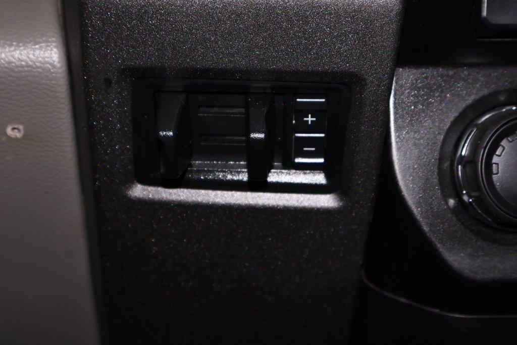 Certified 2017 Ford F550 4x4 Regular Cab Super Duty image 22