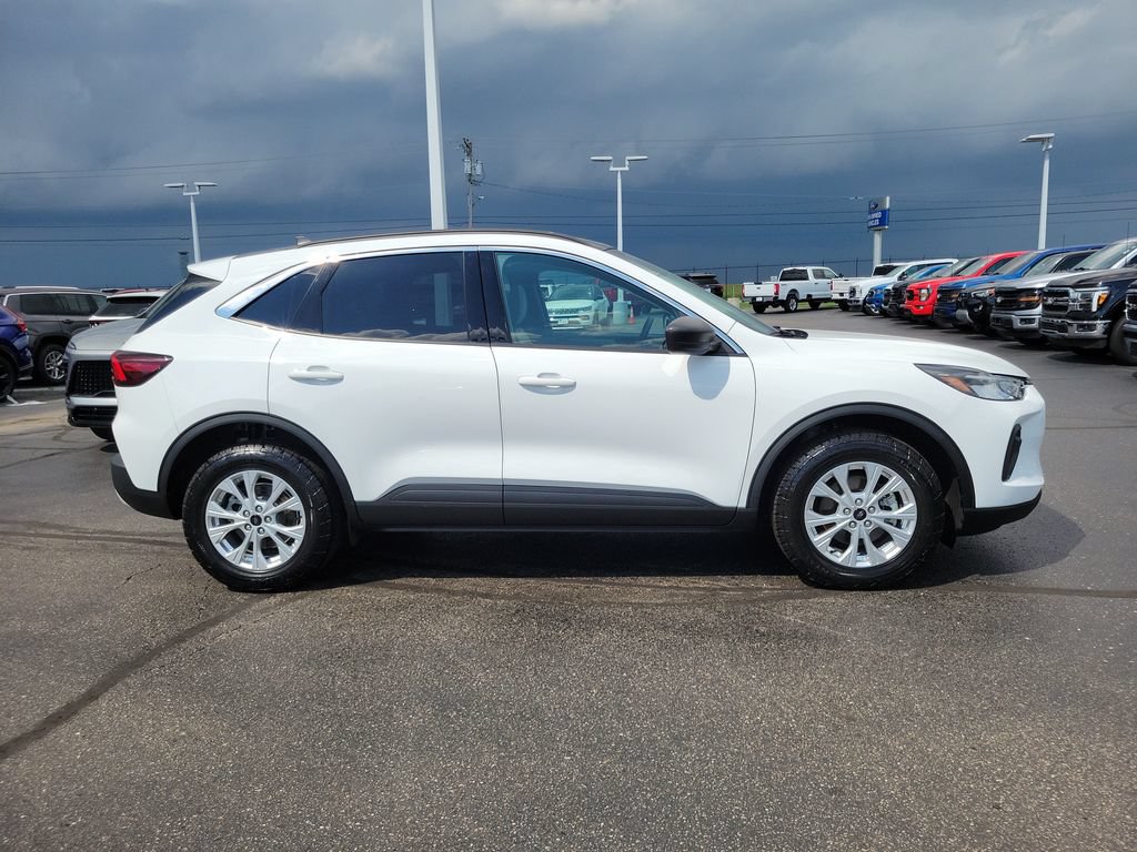 Certified 2023 Ford Escape Active w/ Tech Pack #1 AWD/4WD image 3