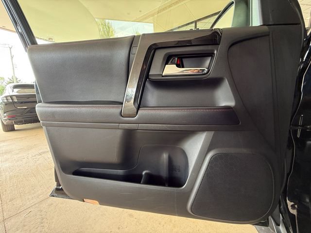 Used 2018 Toyota 4Runner TRD Off-Road Premium AWD/4WD image 23