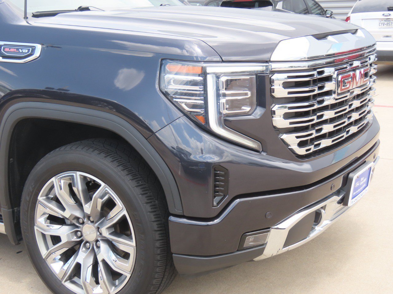 Used 2023 GMC Sierra 1500 Denali w/ Denali Reserve Package AWD/4WD image 6