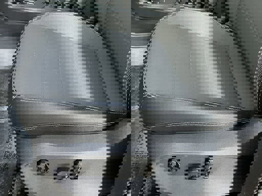 Used 2023 Volkswagen Taos SE w/ Panoramic Sunroof Package image 29