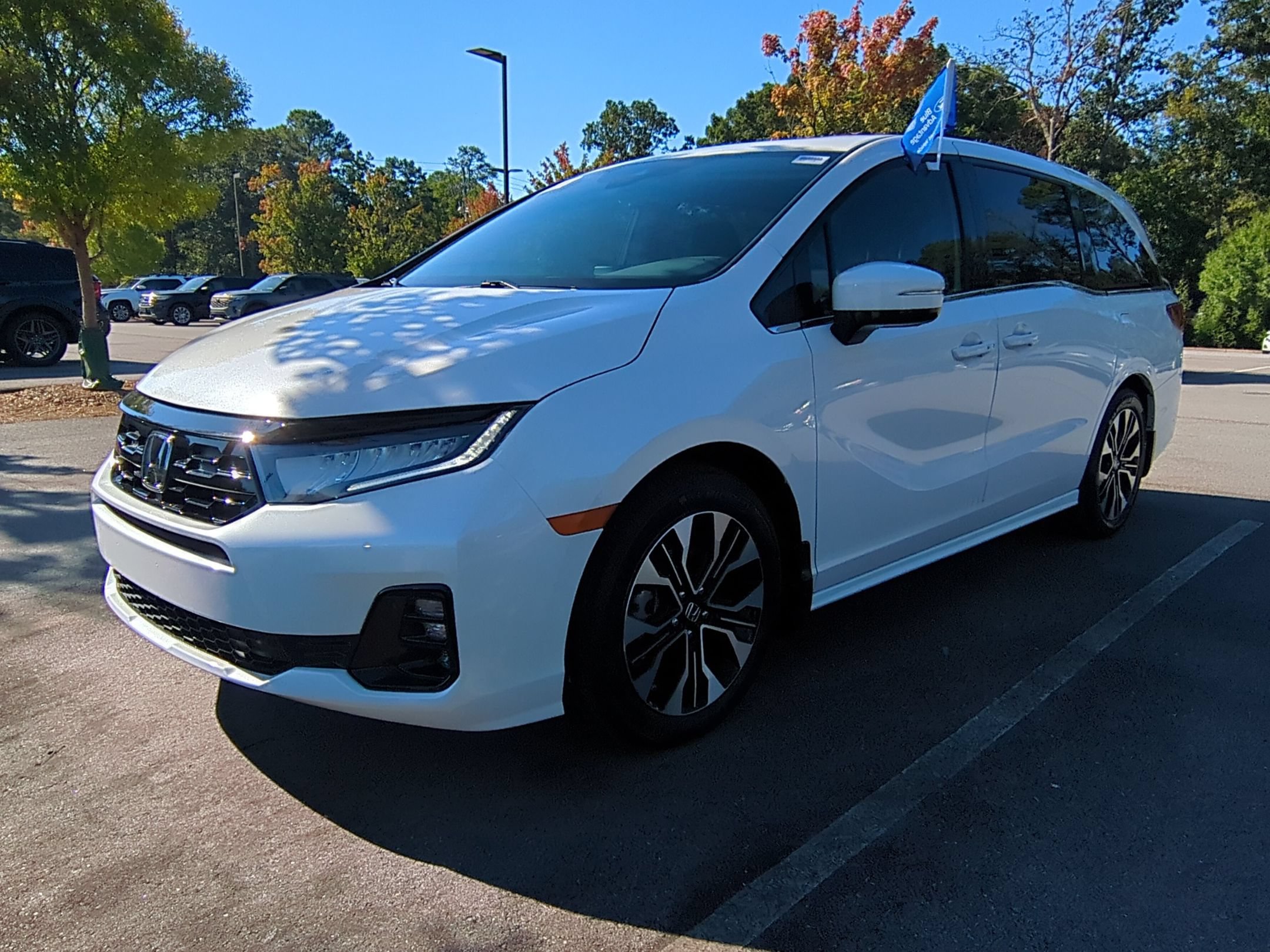 Used 2025 Honda Odyssey Elite image 6