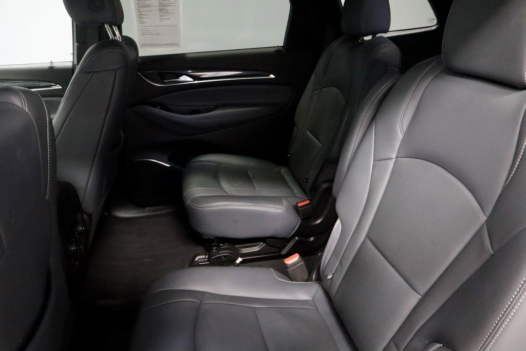 Used 2024 Buick Enclave Premium image 25