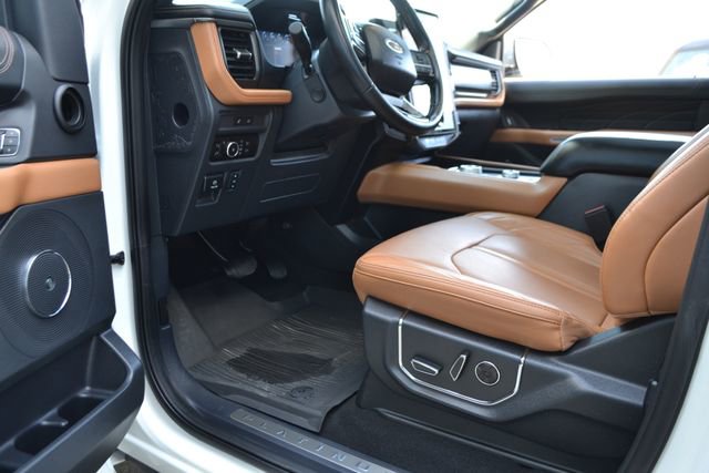 Certified 2024 Ford Expedition Platinum AWD/4WD image 16