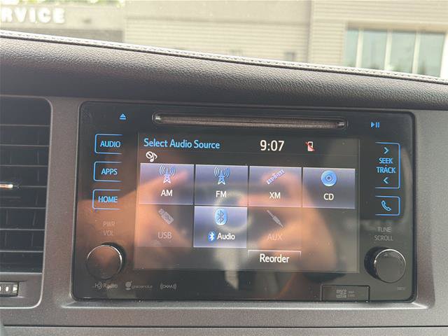 Used 2017 Toyota Sienna XLE w/ XLE Navigation Package FWD image 6