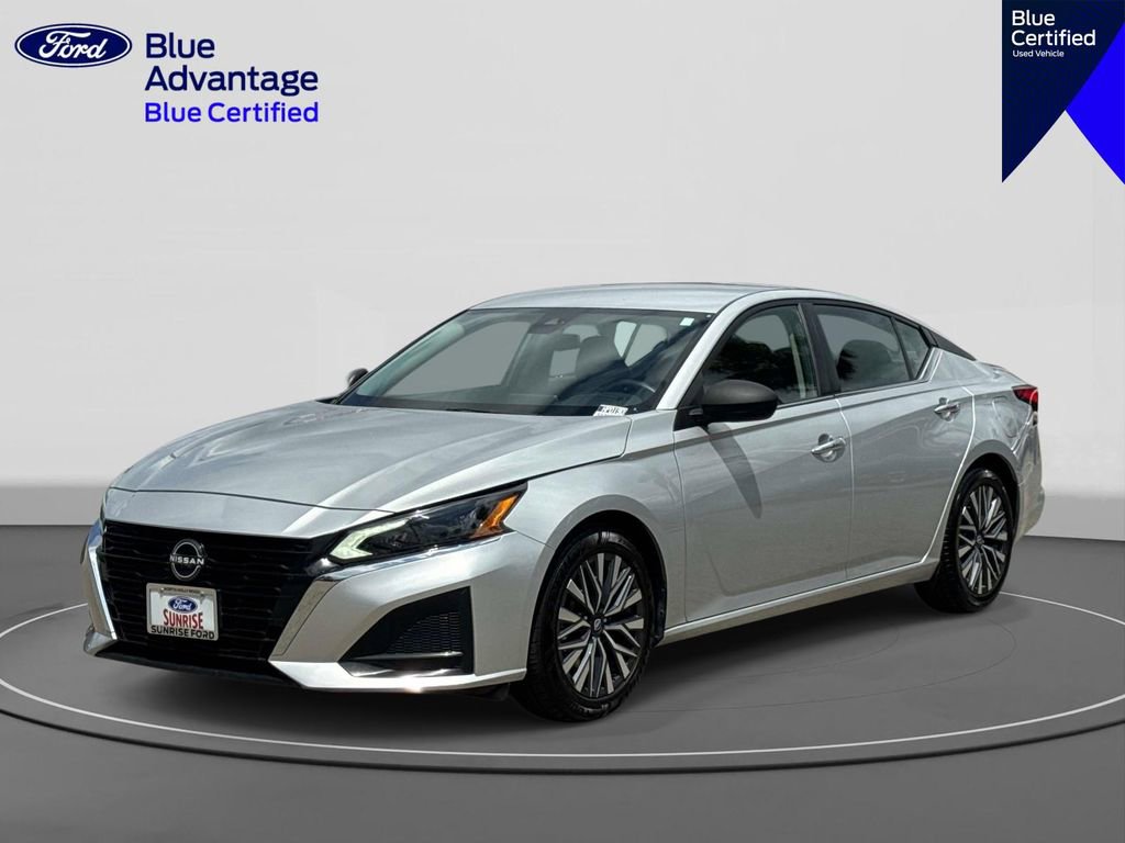 Used 2024 Nissan Altima 2.5 SV FWD image 1