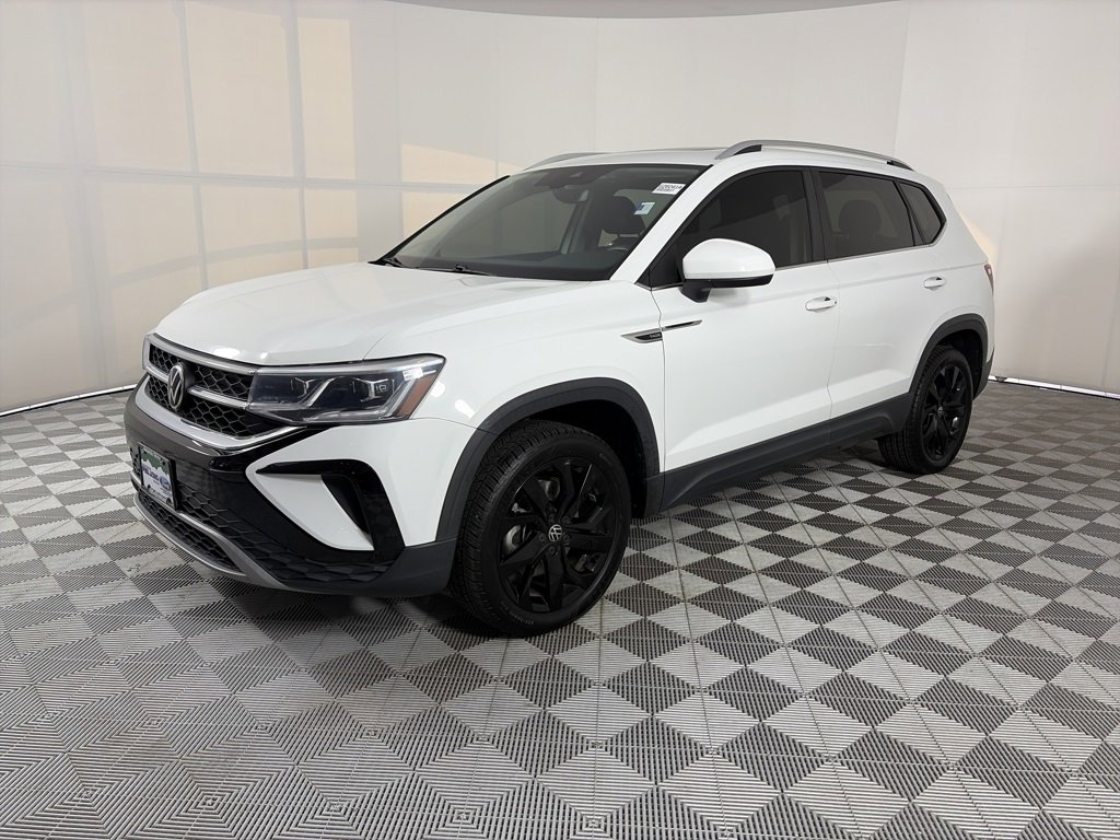 Used 2022 Volkswagen Taos SEL w/ Panoramic Sunroof Package image 3