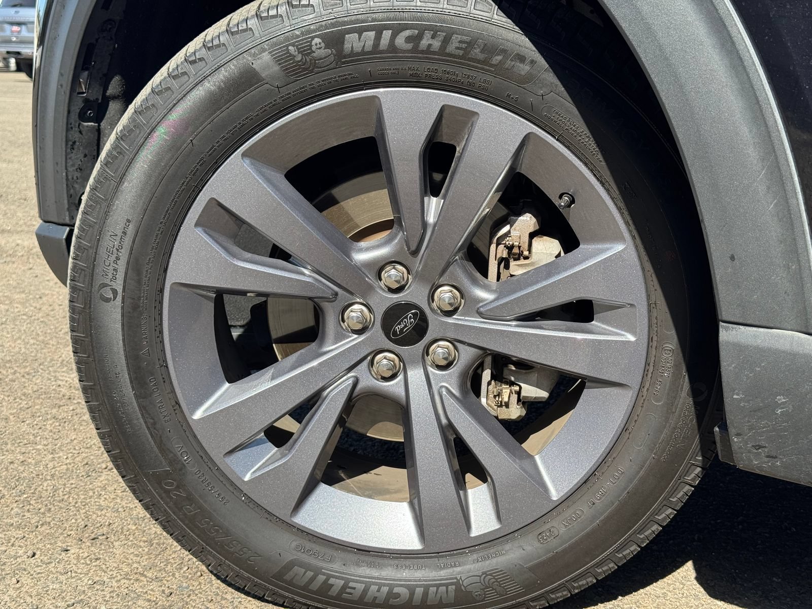 Certified 2023 Ford Explorer XLT w/ Equipment Group 202A AWD/4WD image 5