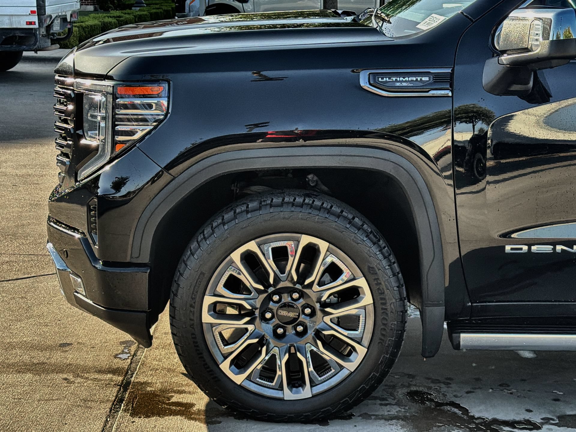 Used 2023 GMC Sierra 1500 Denali Ultimate AWD/4WD image 10