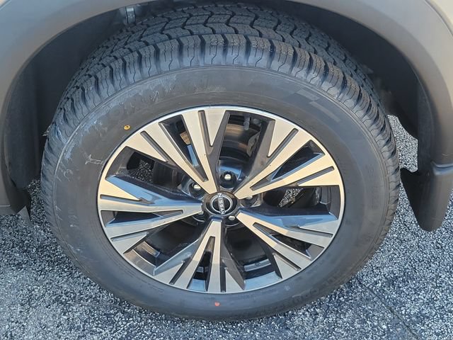 Used 2023 Nissan Rogue SV w/ SV Premium B Package FWD image 7