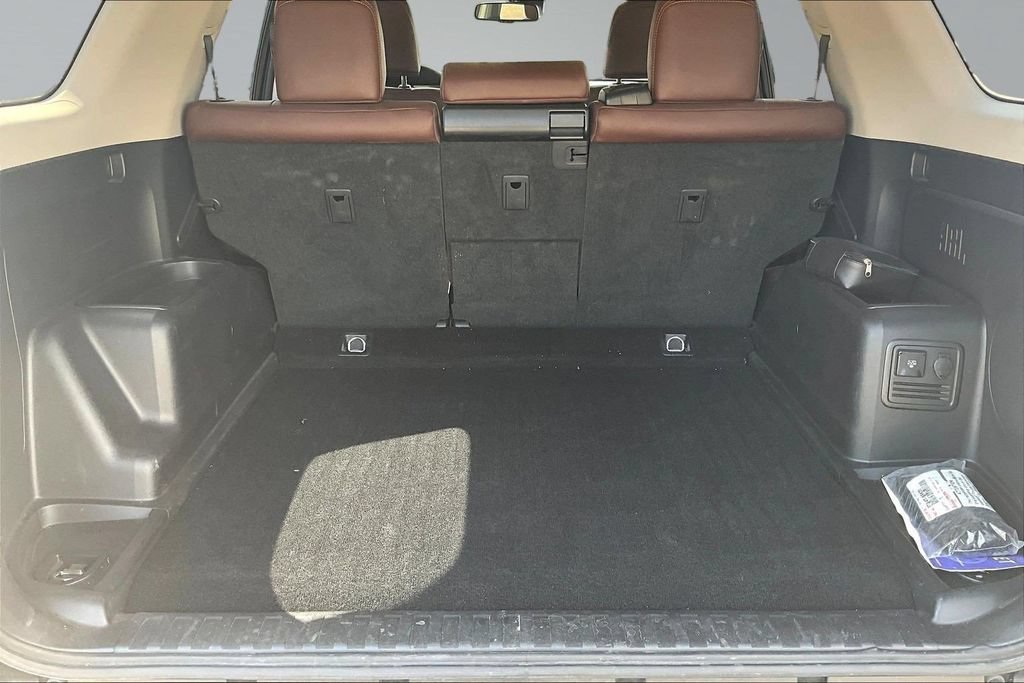 Used 2023 Toyota 4Runner Limited AWD/4WD image 7