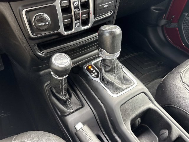 Used 2021 Jeep Wrangler Unlimited Sahara AWD/4WD image 34