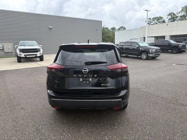 Used 2024 Nissan Rogue SV AWD/4WD image 6