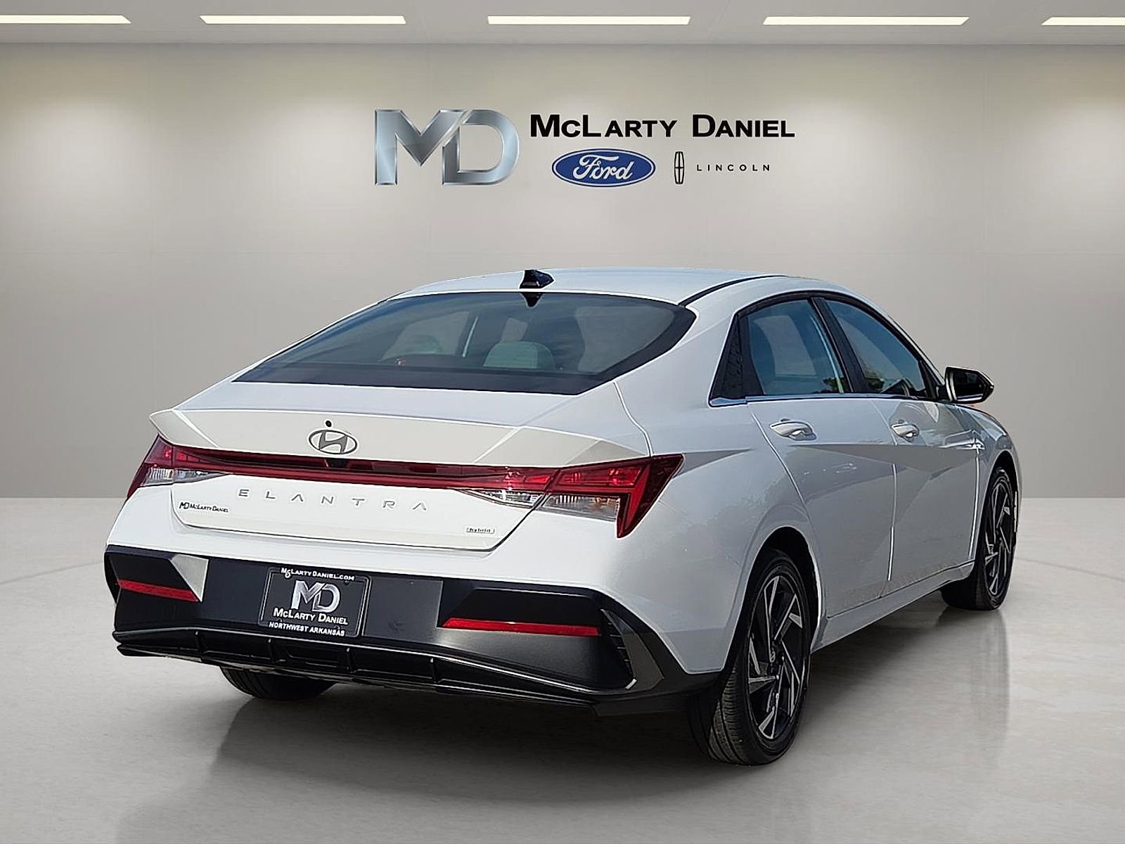 Used 2025 Hyundai Elantra Limited w/ Cargo Package FWD image 5