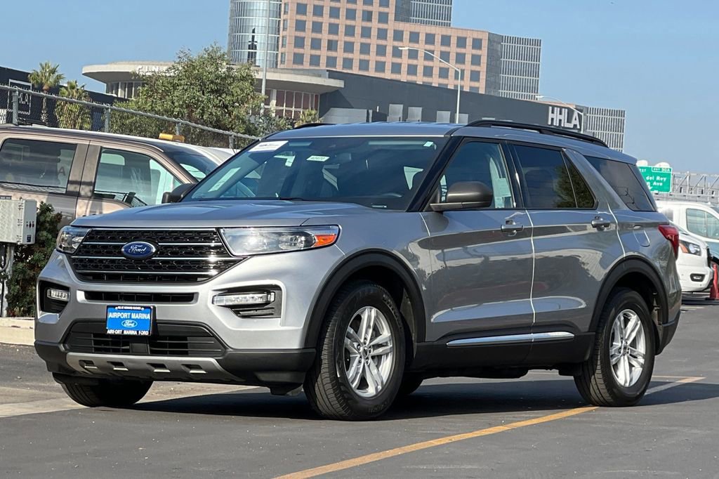 Certified 2022 Ford Explorer XLT w/ Equipment Group 202A image 8