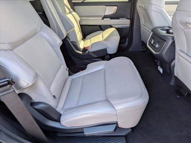 Certified 2025 Ford Expedition Active AWD/4WD image 19