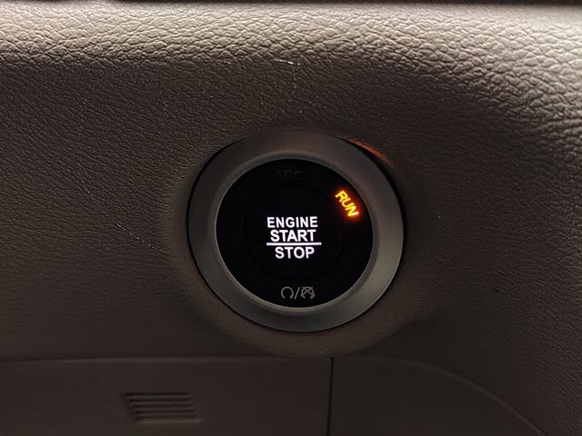 Used 2024 Chrysler Pacifica Touring-L FWD image 39