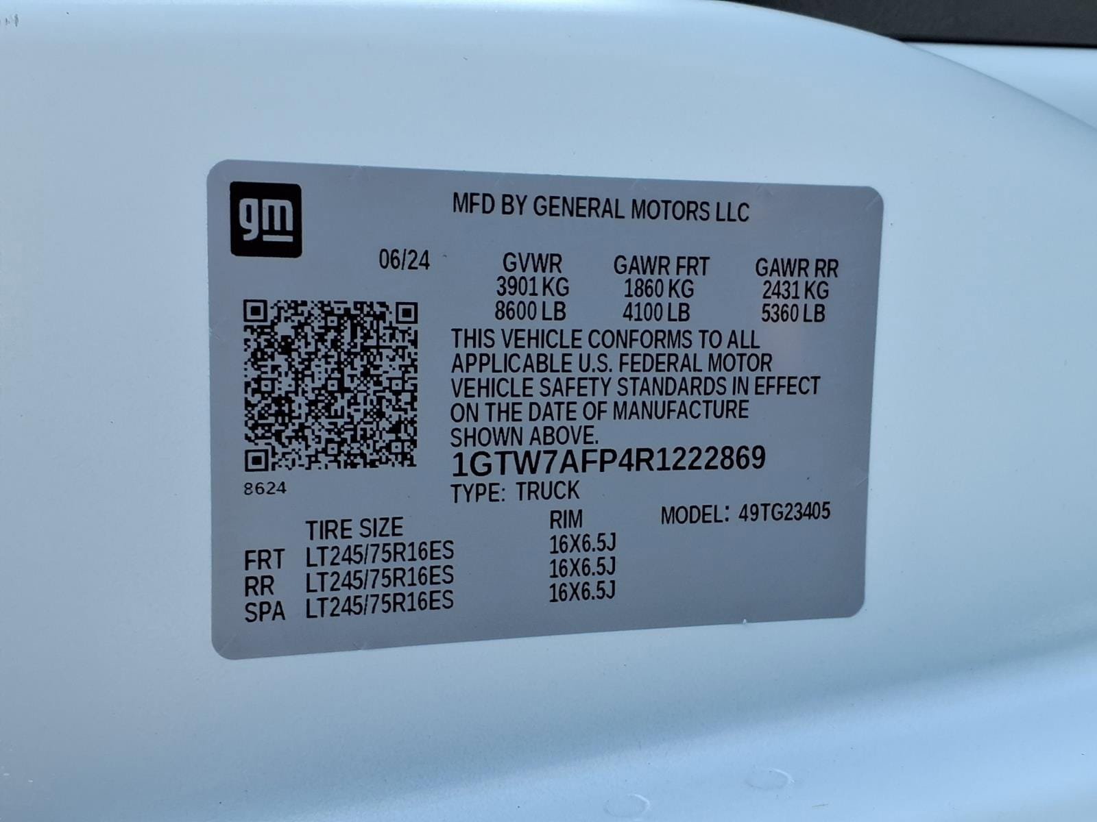 Used 2024 GMC Savana 2500 w/ Driver Convenience Package RWD image 22
