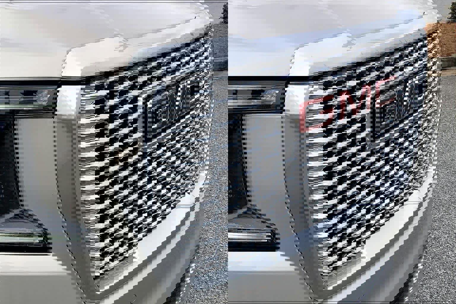 Used 2024 GMC Yukon Denali w/ Advanced Technology Package image 30