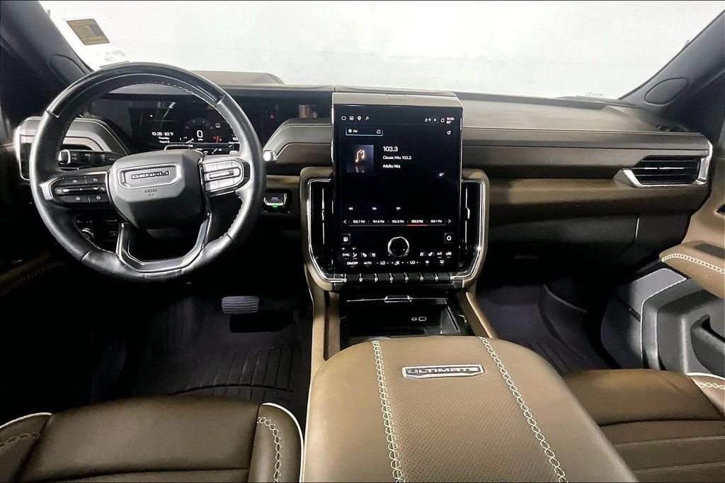 Used 2025 GMC Yukon Denali Ultimate AWD/4WD image 11