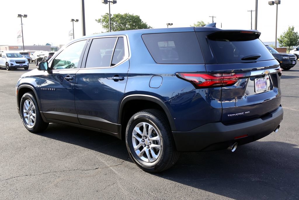 Used 2022 Chevrolet Traverse LS AWD/4WD image 16