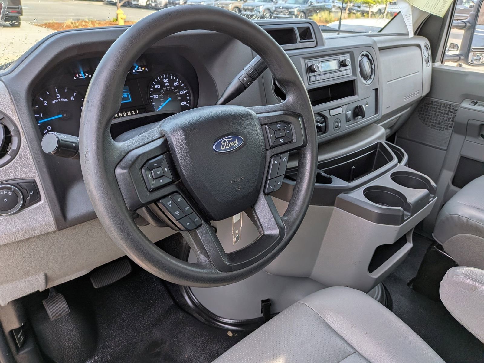 Certified 2023 Ford E-450 and Econoline 450 Super Duty w/ Power Windows & Locks Group RWD image 9