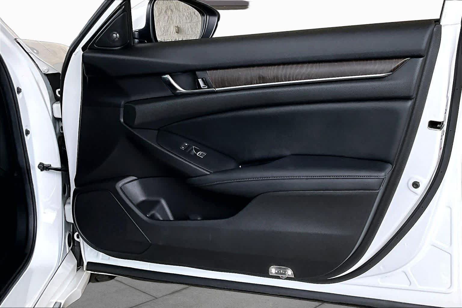 Used 2021 Honda Accord Touring image 23