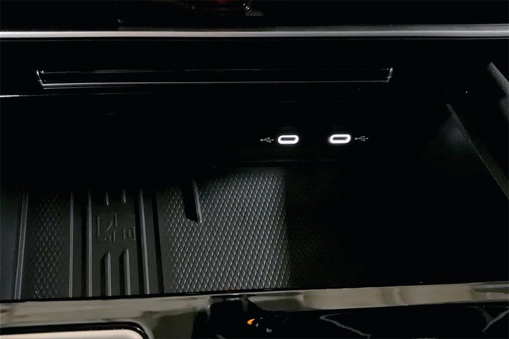 Used 2025 Volkswagen Atlas Cross Sport SE image 31