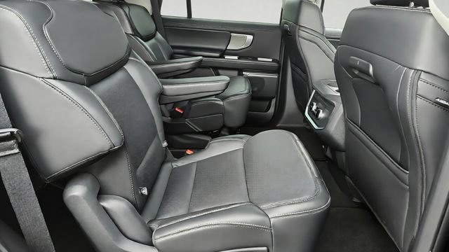 Certified 2025 Ford Expedition Platinum AWD/4WD image 25