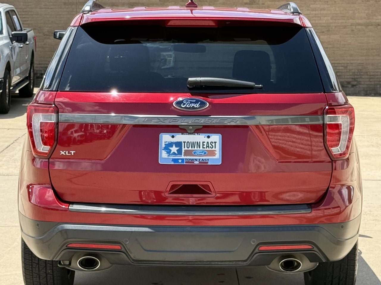 Certified 2019 Ford Explorer XLT w/ Equipment Group 202A FWD image 6