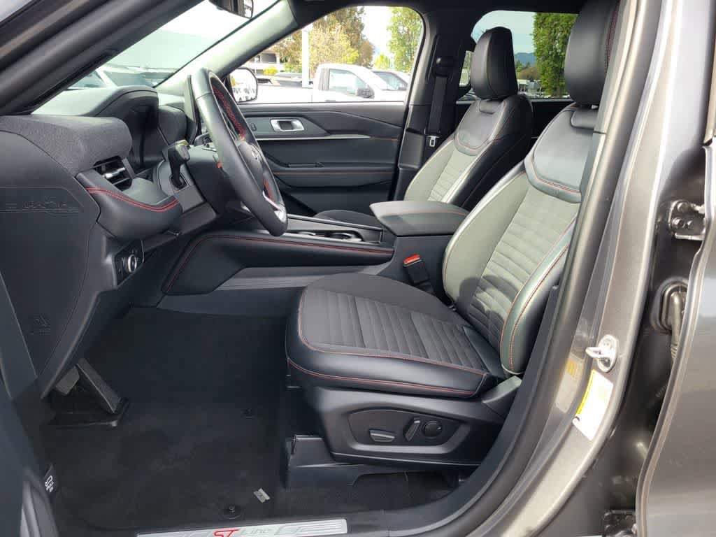 Certified 2025 Ford Explorer ST-Line AWD/4WD image 12