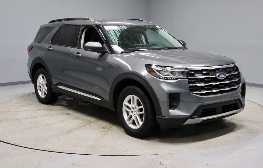 Certified 2025 Ford Explorer Active AWD/4WD image 7