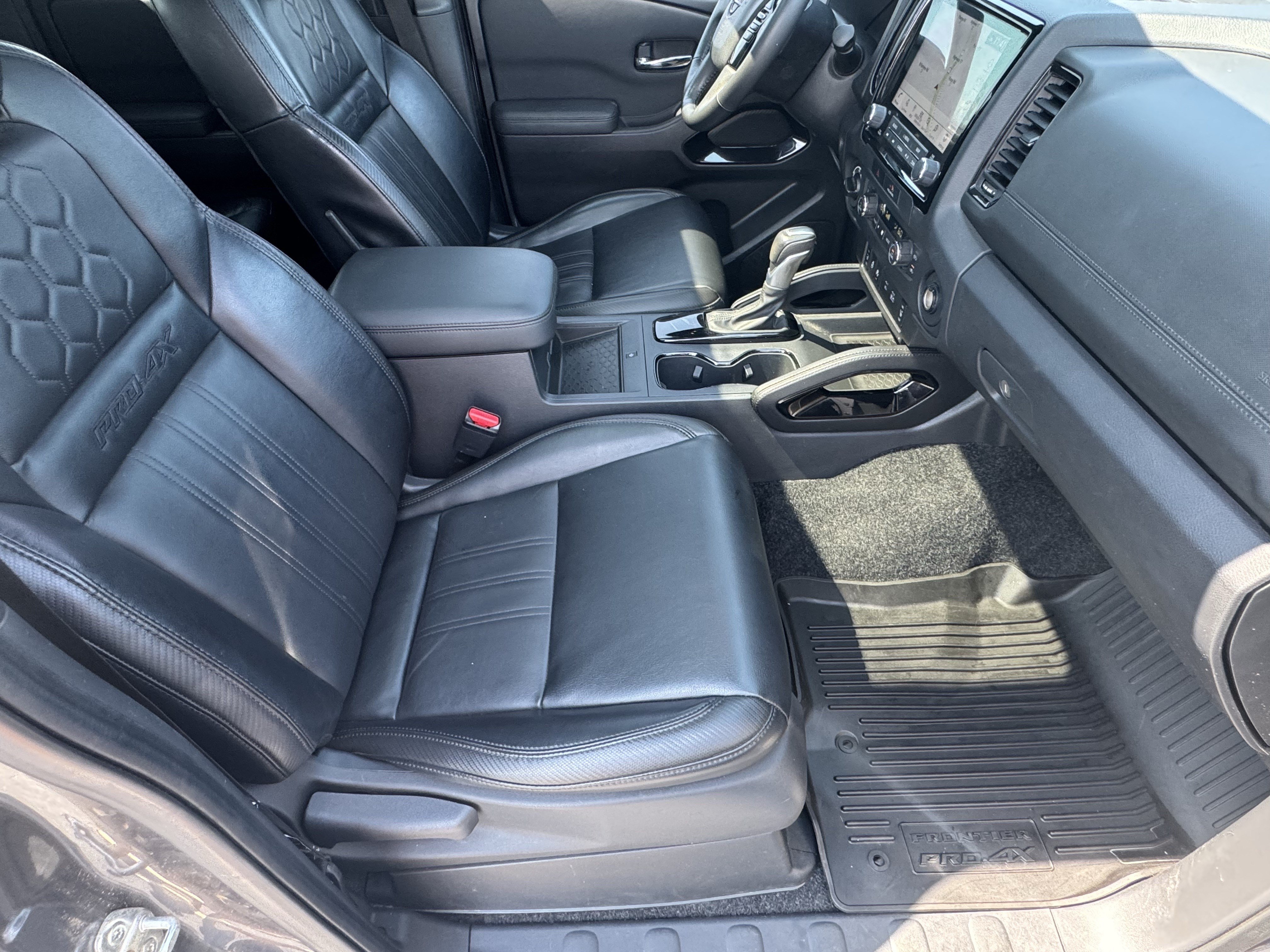 Used 2022 Nissan Frontier PRO-4X w/ Pro-4X Premium Package AWD/4WD image 16