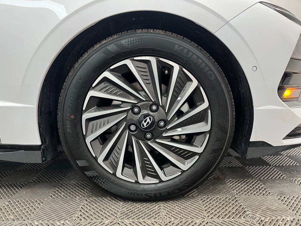 Used 2024 Hyundai Sonata Limited image 17