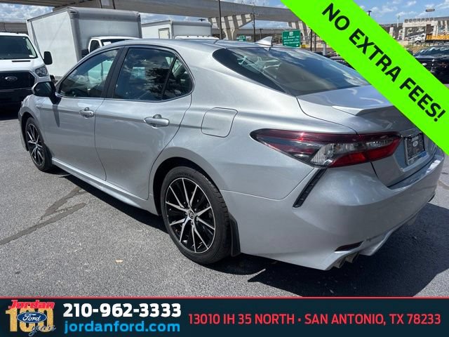 Used 2021 Toyota Camry SE FWD image 6
