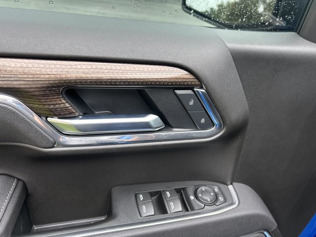 Used 2025 Chevrolet Silverado 1500 RST AWD/4WD image 12