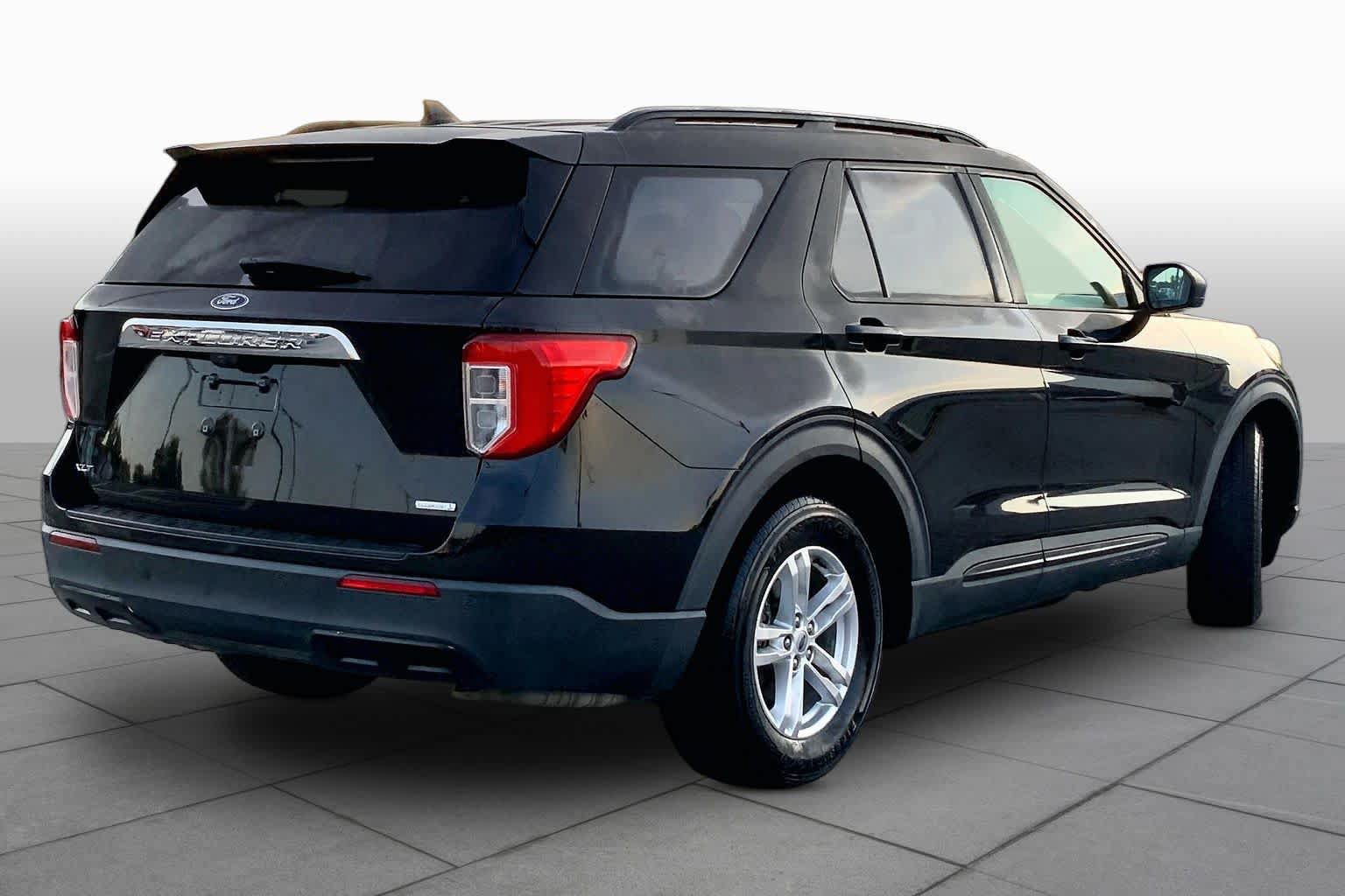 Certified 2020 Ford Explorer XLT w/ Equipment Group 202A RWD image 12