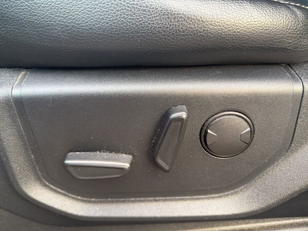 Certified 2019 Ford F150 Lariat w/ Equipment Group 502A Luxury image 18