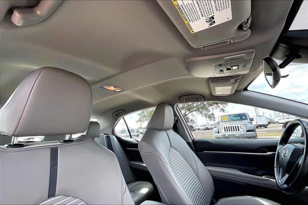 Used 2022 Toyota Camry SE image 28