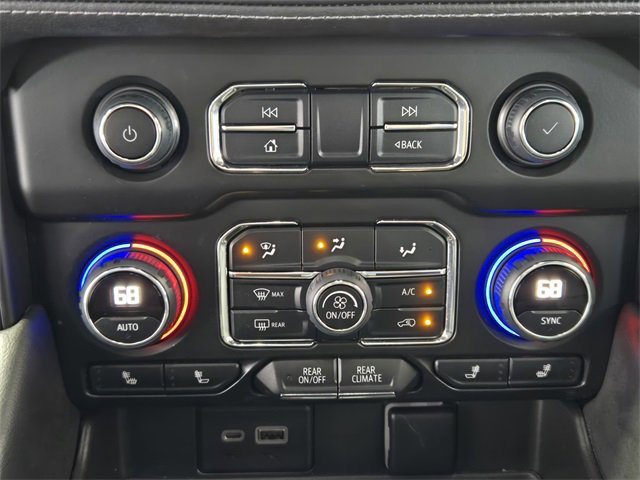 Used 2022 Chevrolet Tahoe Z71 w/ Luxury Package image 19