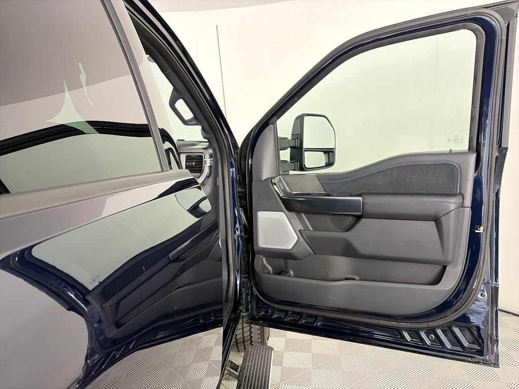 Certified 2025 Ford F350 Platinum AWD/4WD image 32